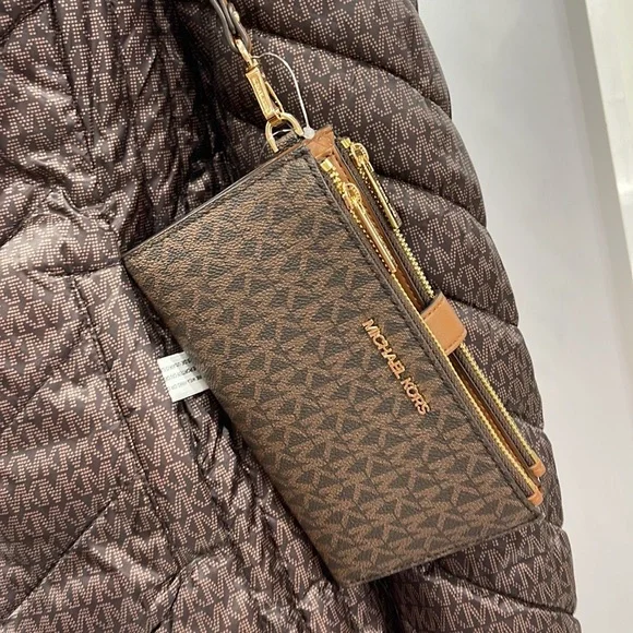 MICHAEL KORS LARGE DOUBLE ZIP WRISTLET PHONEHOLDER WALLET CLUTCH 
Brown - Picture 12 of 16